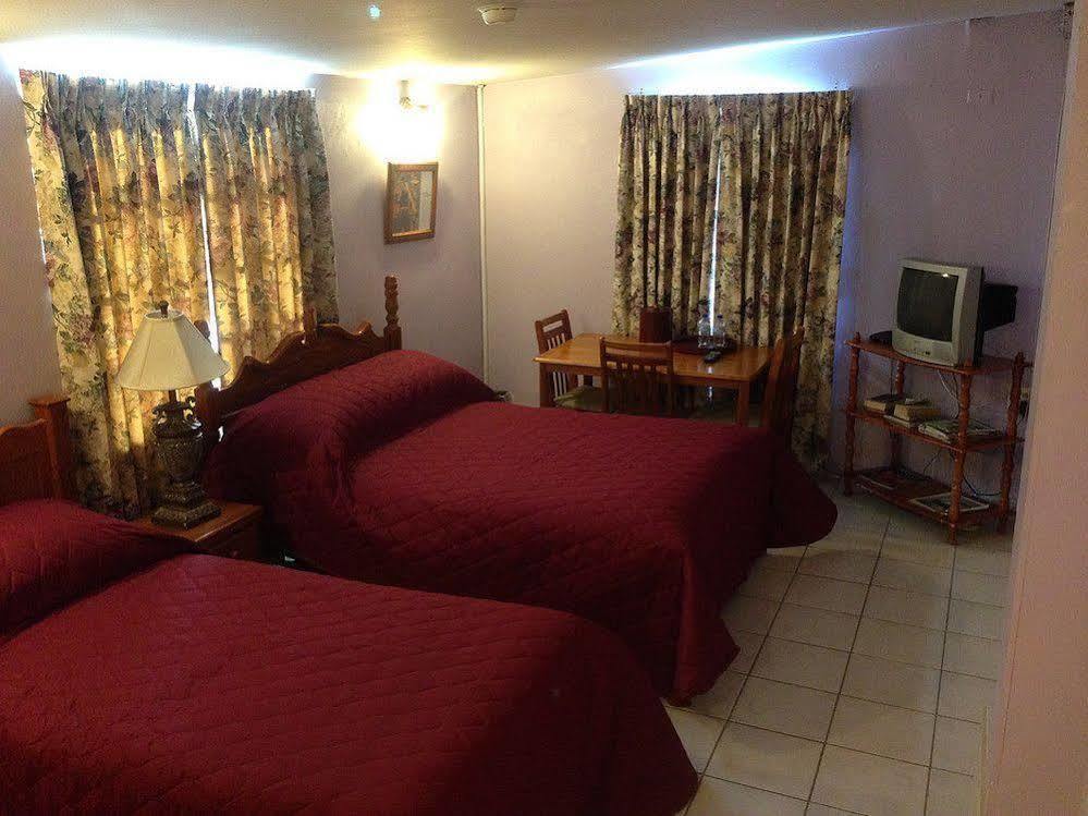 Airport Inn Piarco Экстерьер фото